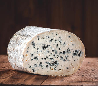 Fourme d'Ambert AOP au lait pasteurisé issu de l'agriculture biologique